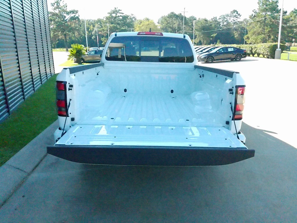 2025 Nissan Frontier SV photo 17