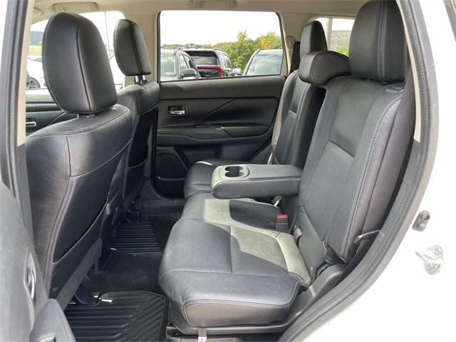 2017 Mitsubishi Outlander GT photo 14