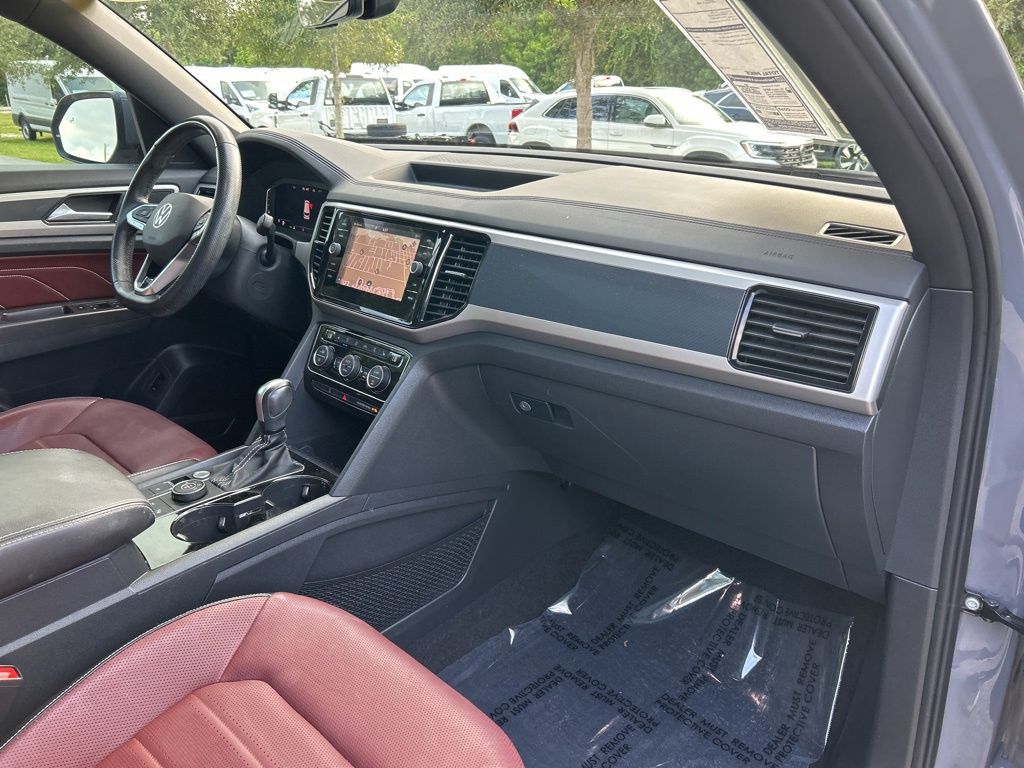 2022 Volkswagen Atlas Cross Sport V6 SEL Premium R-Line photo 40