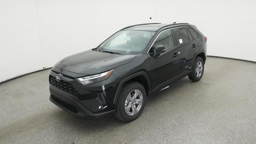 2025 Toyota RAV4 XLE's photo