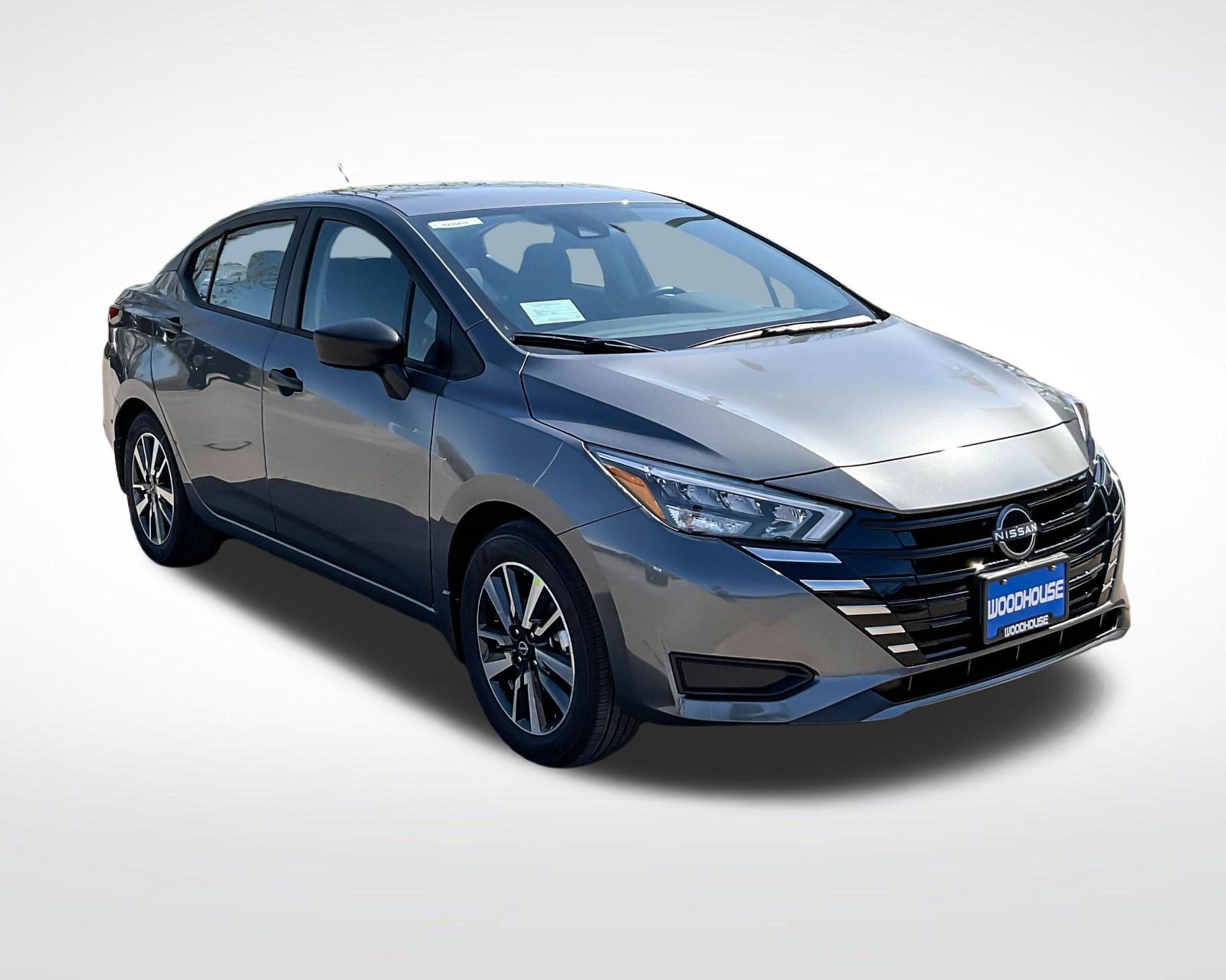 2025 Nissan Versa 1.6 S photo 3