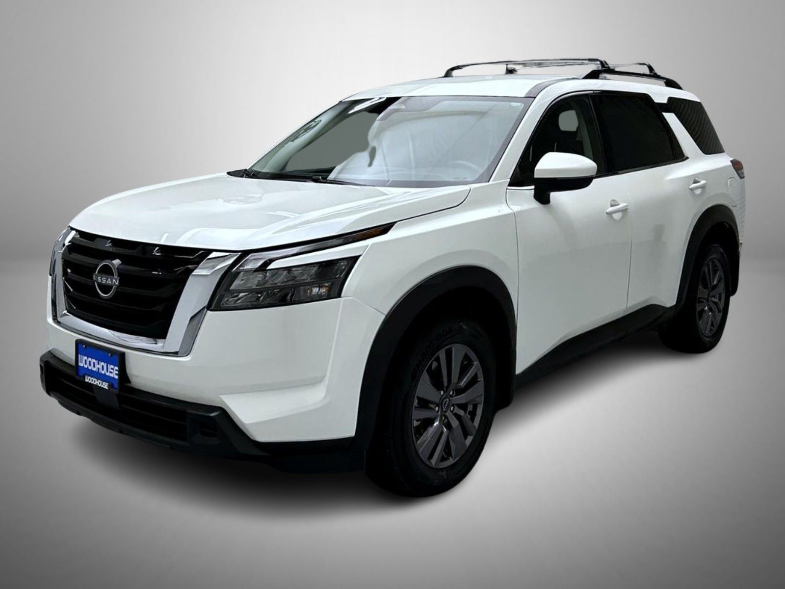 2023 Nissan Pathfinder SV's photo