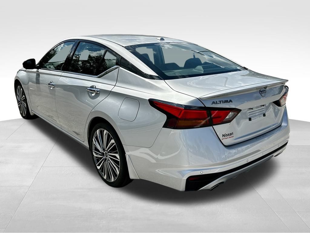 2024 Nissan Altima 2.5 SL photo 4