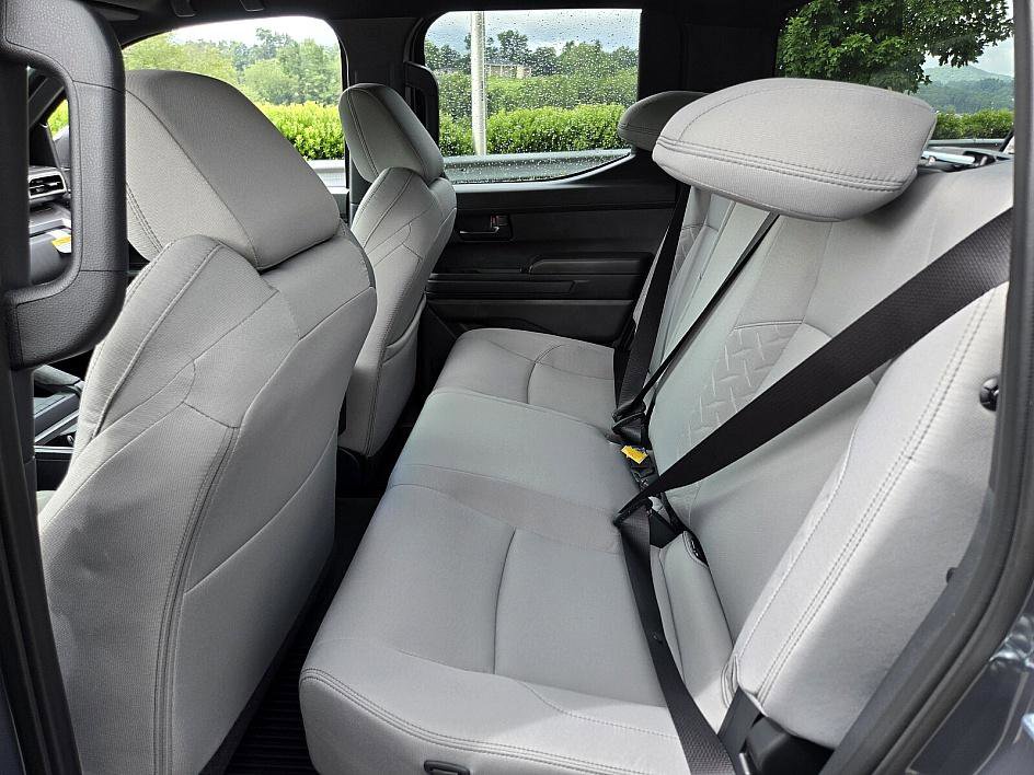 2025 Toyota Tacoma SR5 photo 13