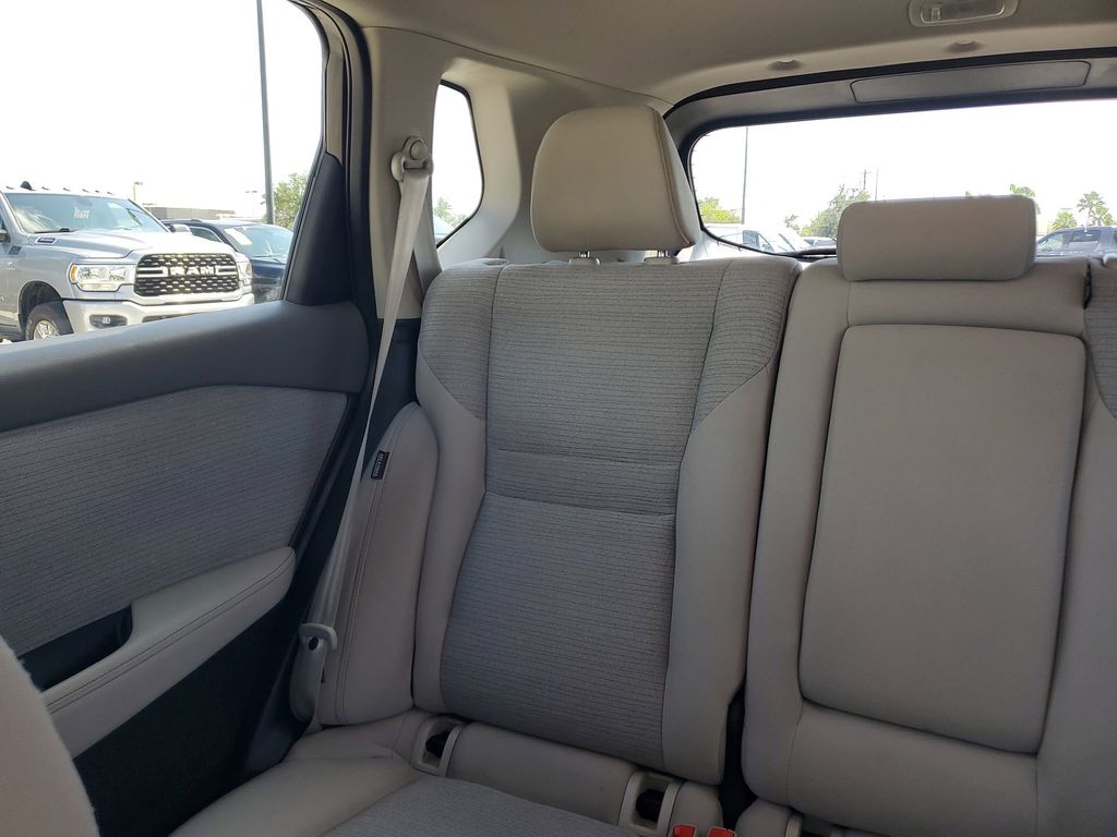 2023 Nissan Rogue SV photo 12