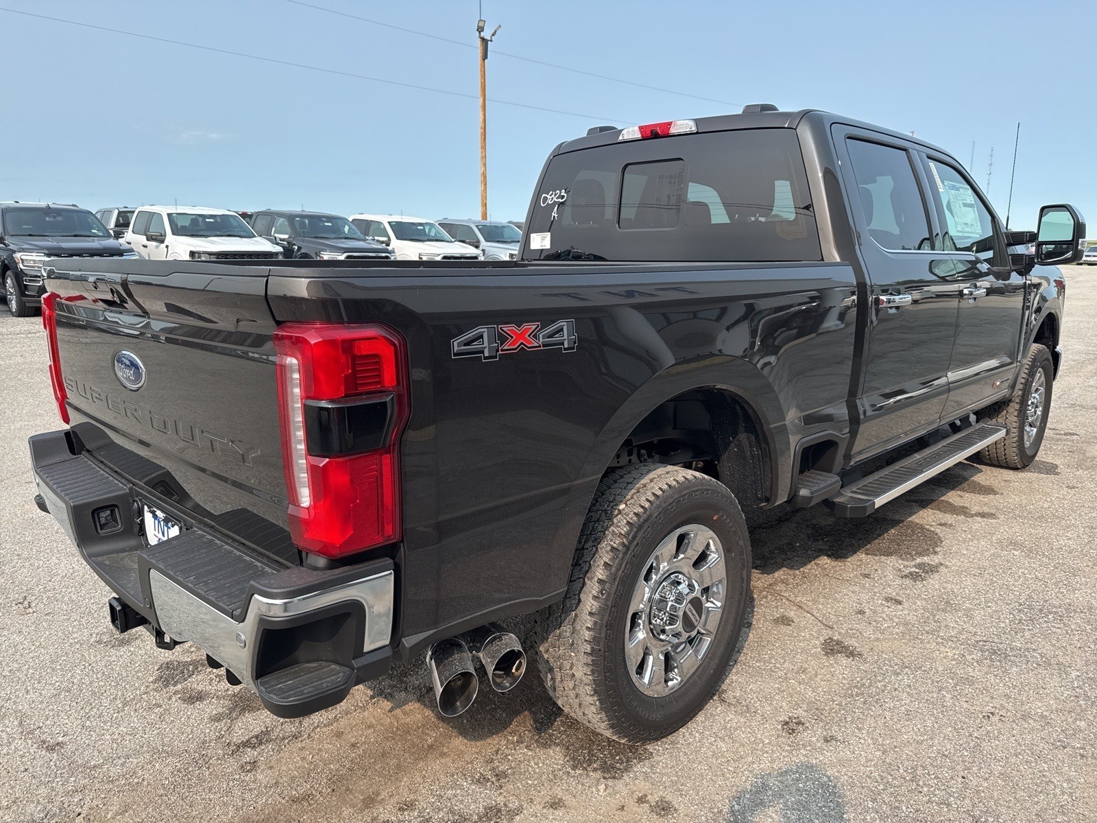 2025 Ford F-350 Lariat photo 4