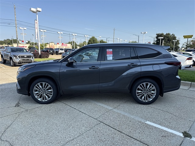2025 Toyota Highlander Platinum photo 5