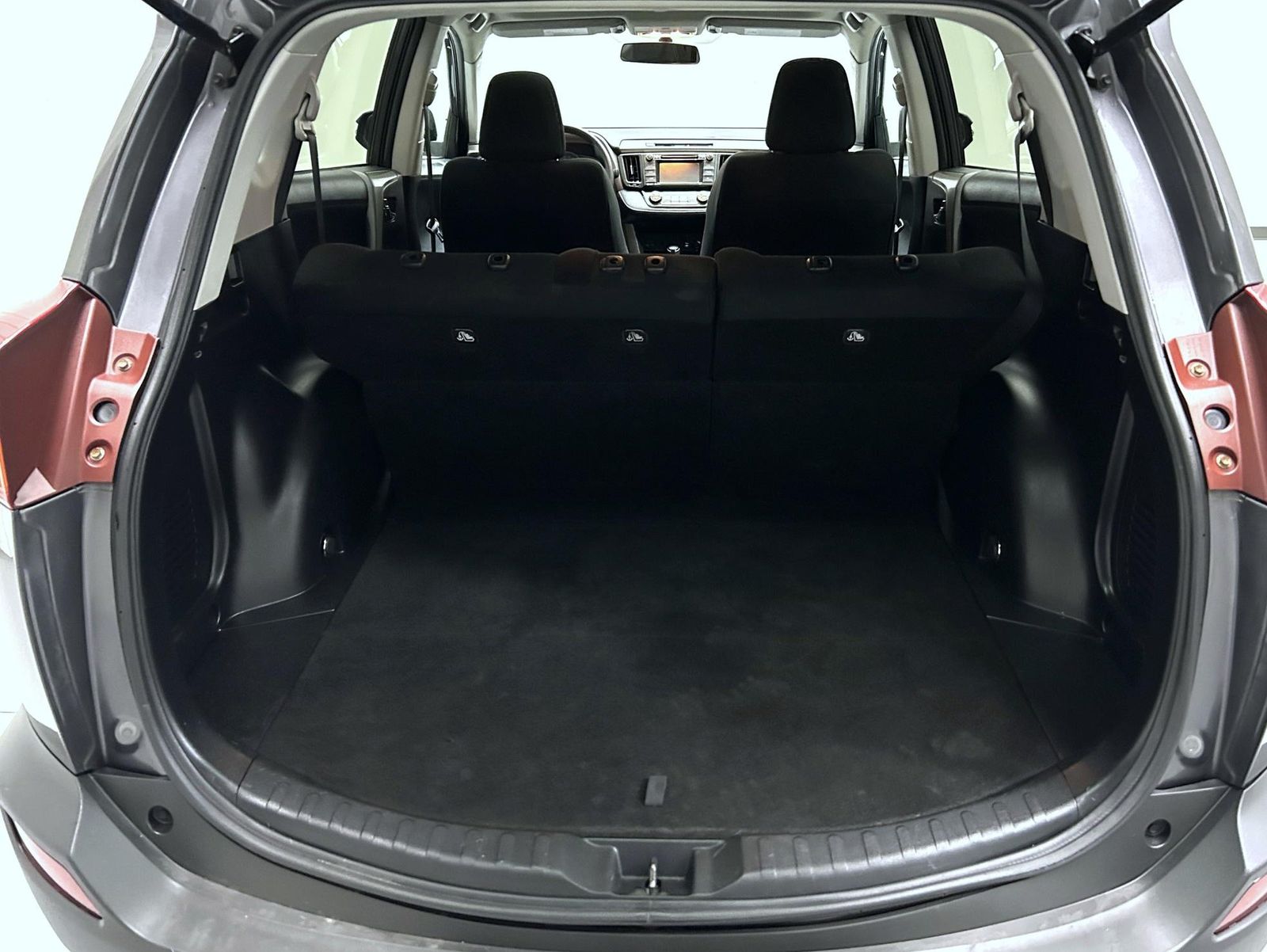 2015 Toyota RAV4 XLE photo 21