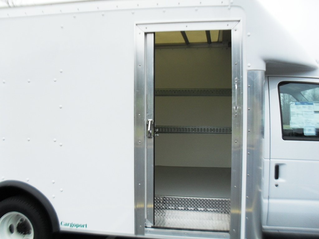 2025 Ford E-450 photo 4