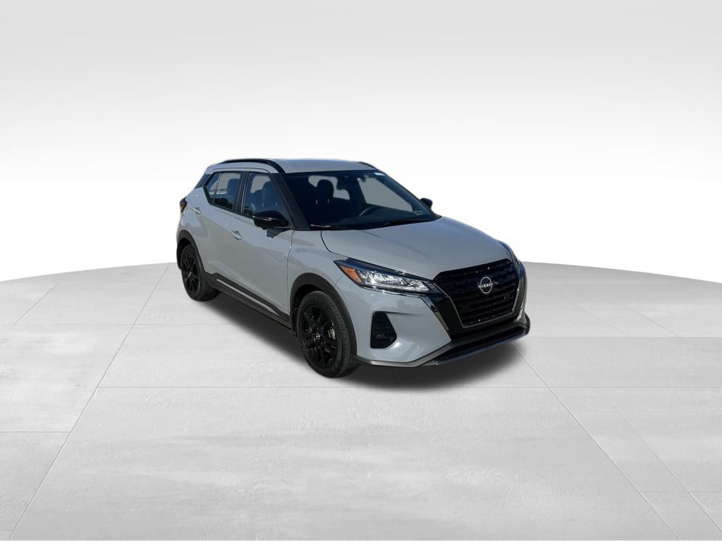 2023 Nissan Kicks SR photo 4