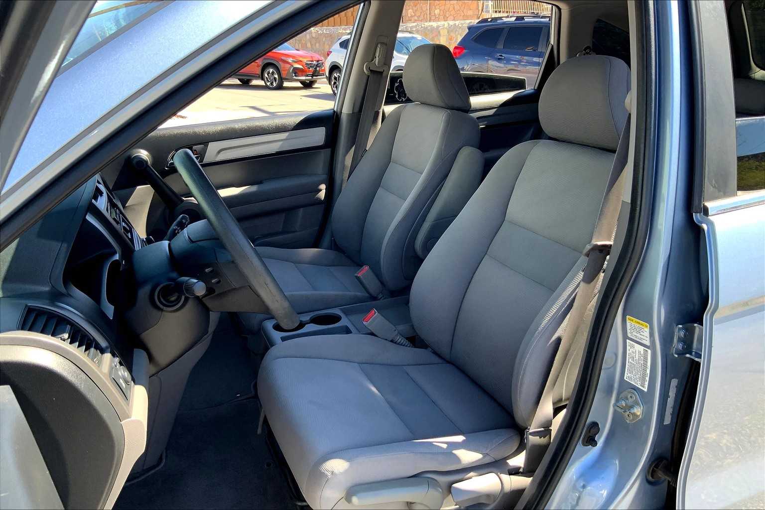 2010 Honda CR-V LX photo 7
