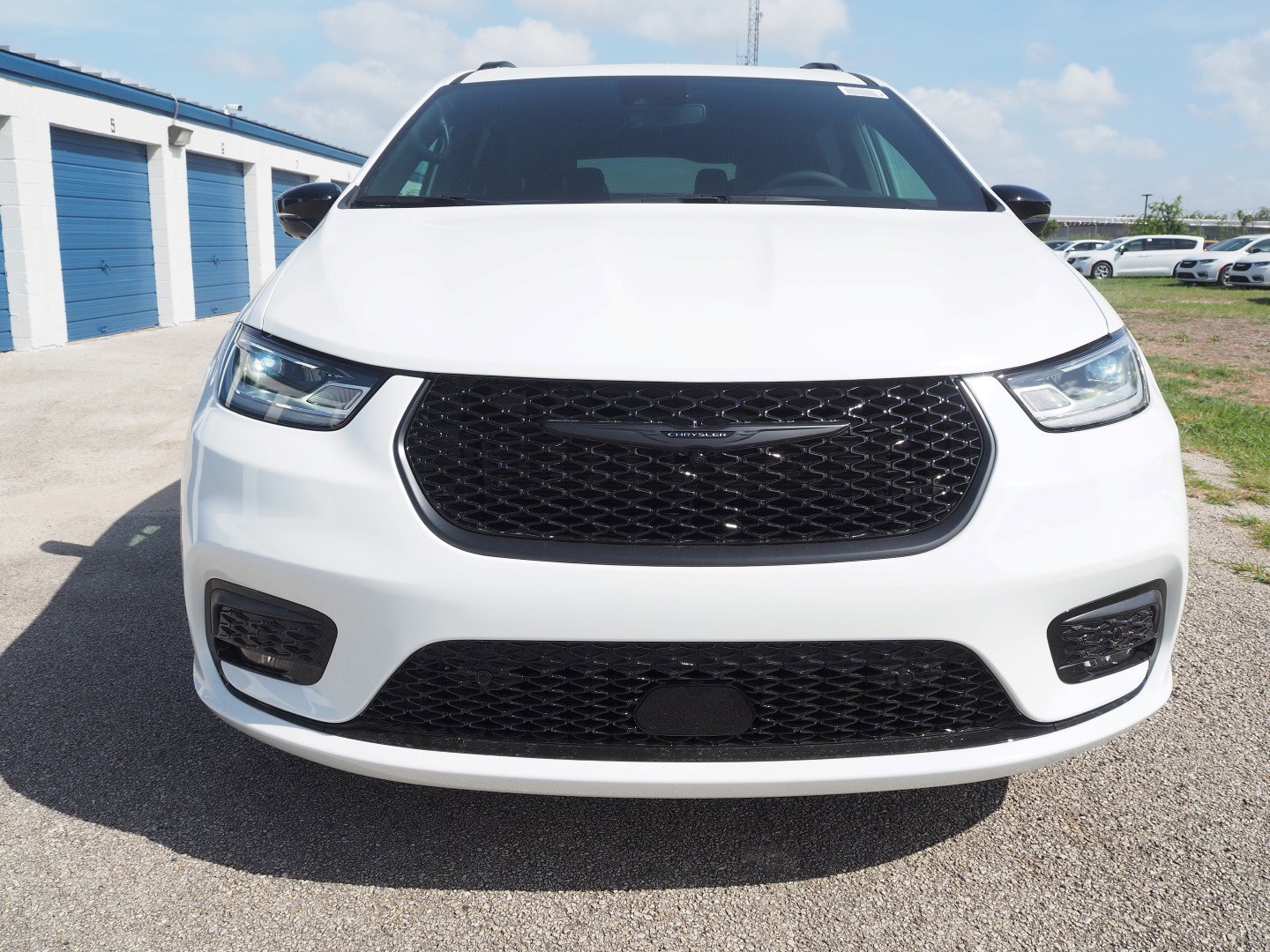 2024 Chrysler Pacifica Limited photo 3