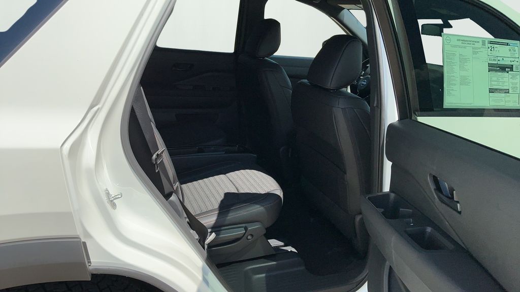 2025 Nissan Pathfinder Rock Creek photo 16