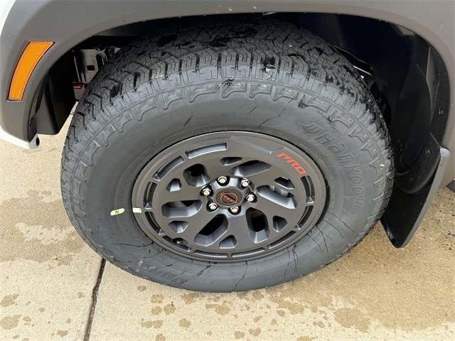 2025 Nissan Frontier PRO-4X photo 20