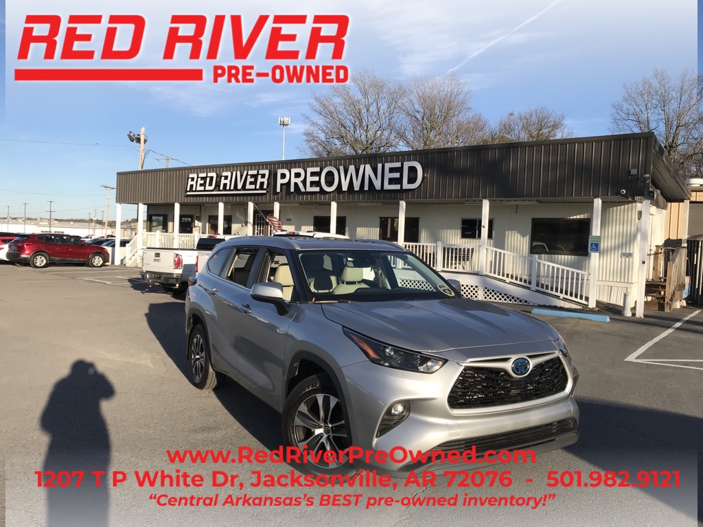 2023 Toyota Highlander XLE's photo