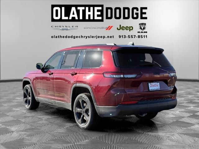 2025 Jeep Grand Cherokee Limited photo 3