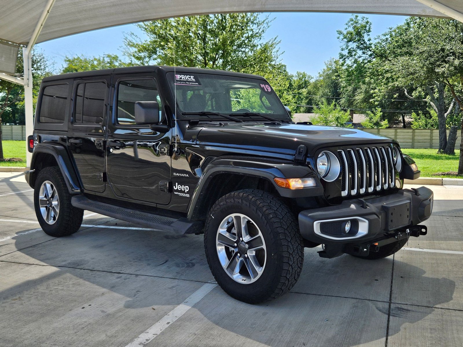 2022 Jeep Wrangler Unlimited Sahara photo 3