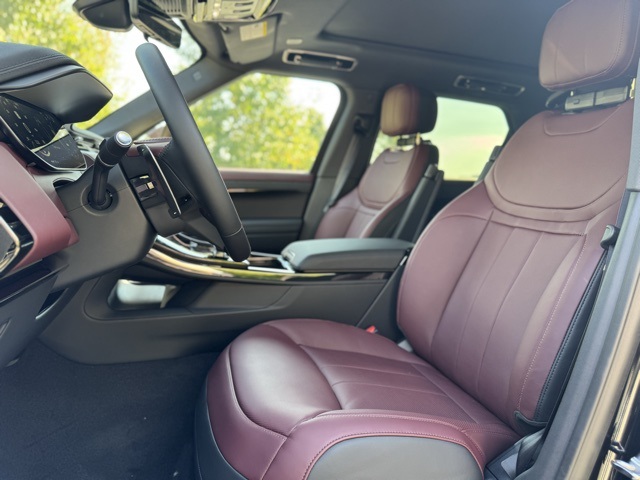 2025 Land Rover Range Rover Sport SE photo 12