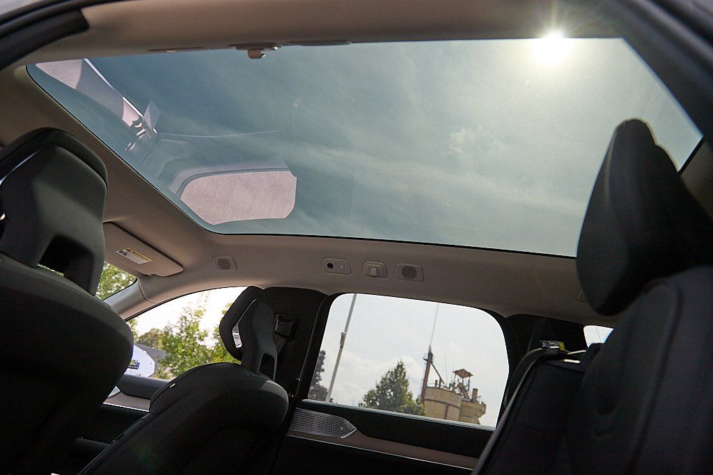 2025 VOLVO EX90 - Image 22