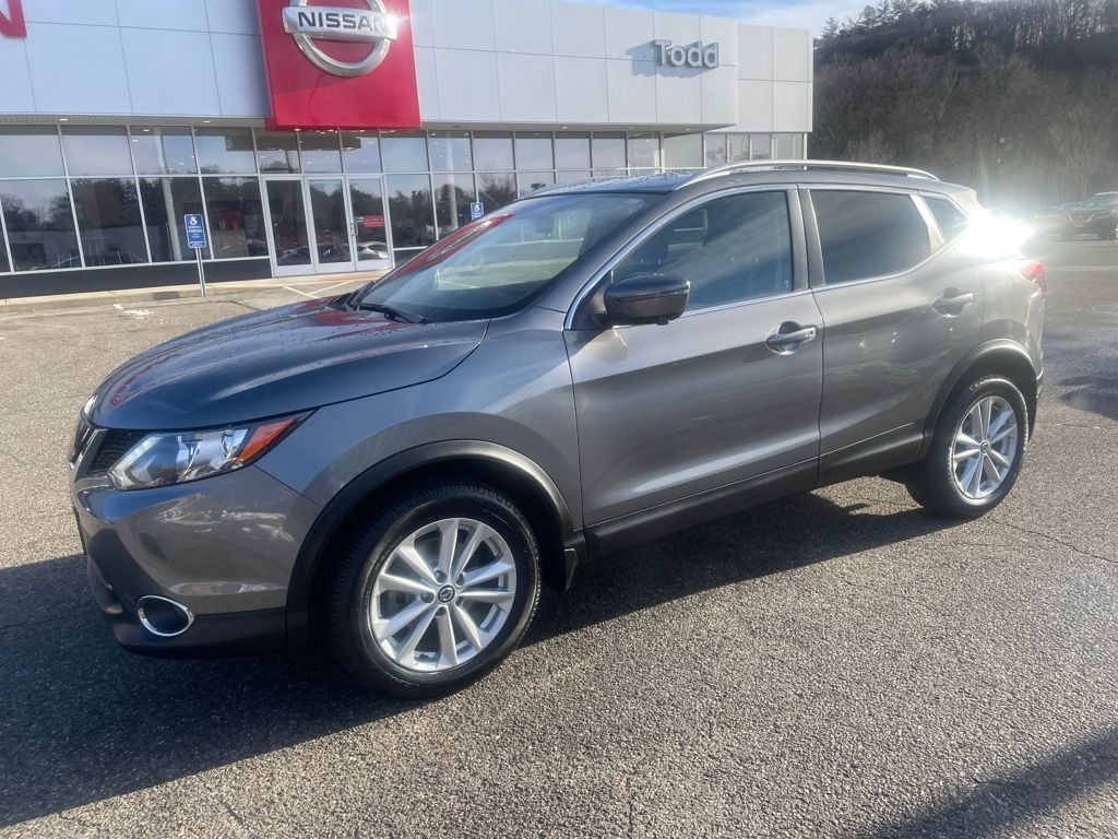 2019 Nissan Rogue Sport SV's photo
