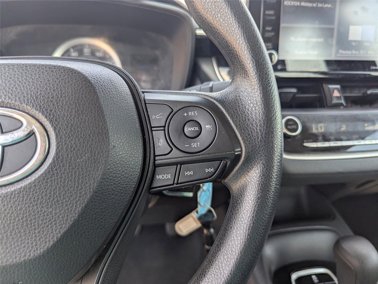 2022 Toyota Corolla LE photo 28