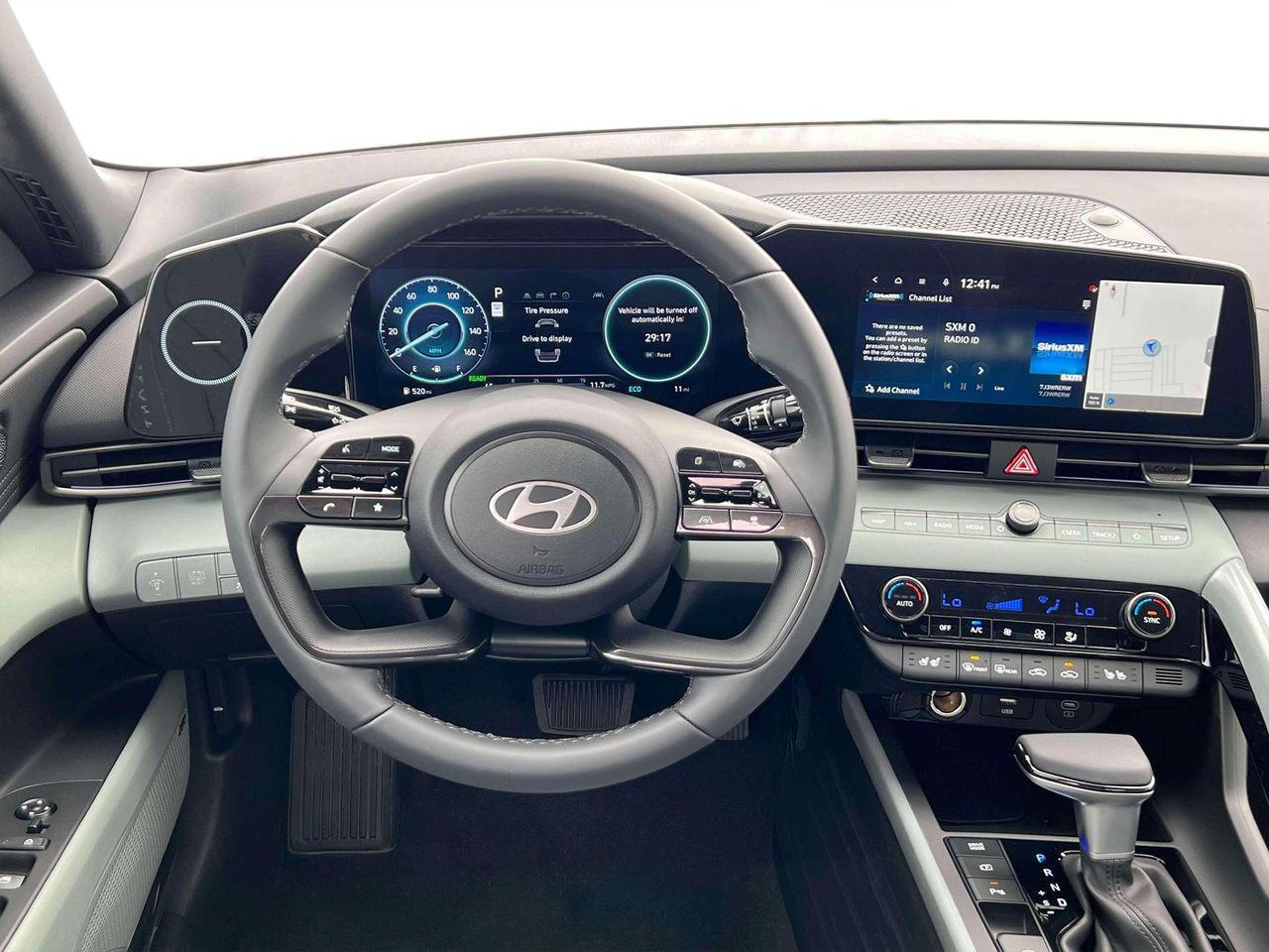 2025 Hyundai Elantra Hybrid Limited photo 15