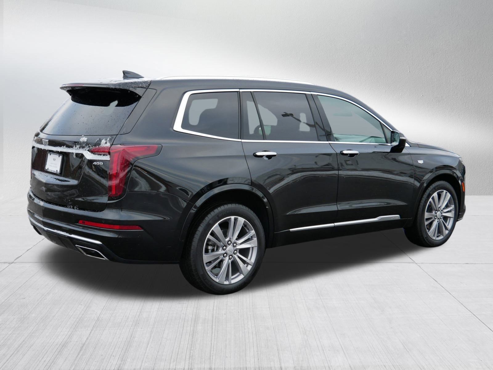 2024 Cadillac XT6 Premium Luxury photo 2
