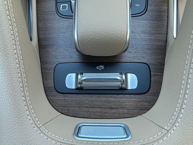 2026 Mercedes Benz GLS 450 4MATIC photo 35