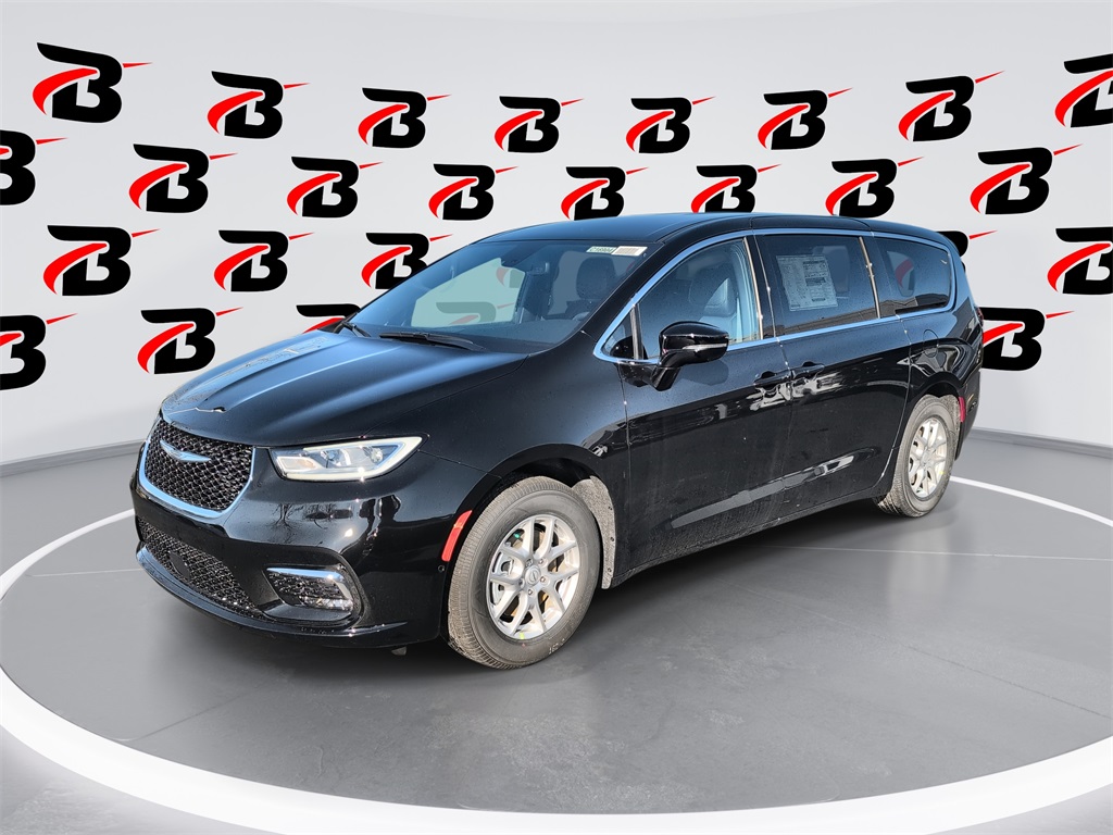 2026 Chrysler Pacifica Select's photo