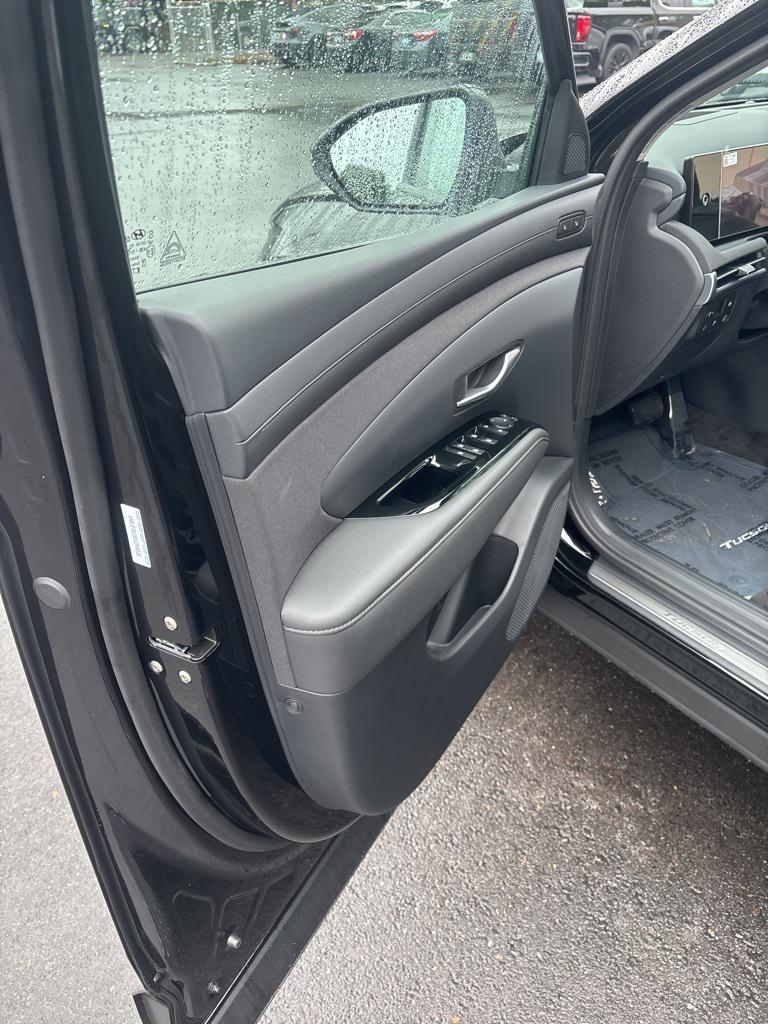 2025 Hyundai Tucson Hybrid Limited photo 4