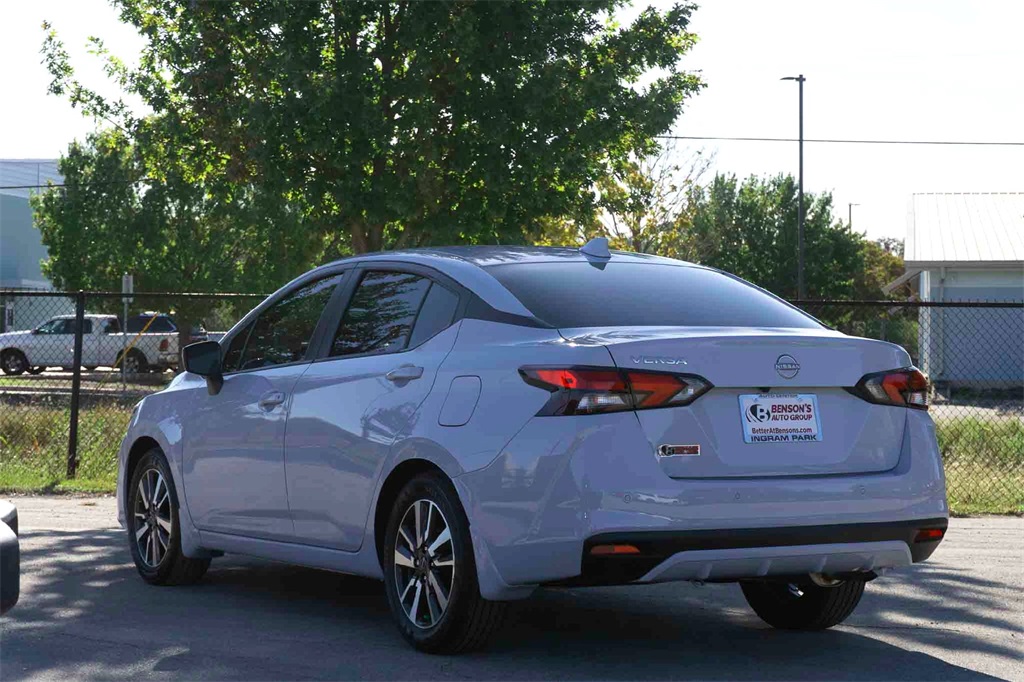 2025 Nissan Versa SV photo 3