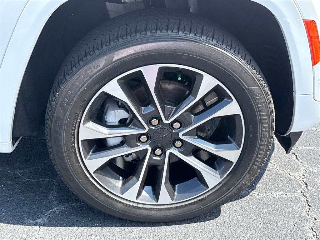2023 Jeep Grand Cherokee Overland photo 10