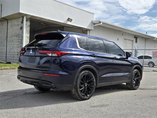 2022 Mitsubishi Outlander Black Edition photo 5