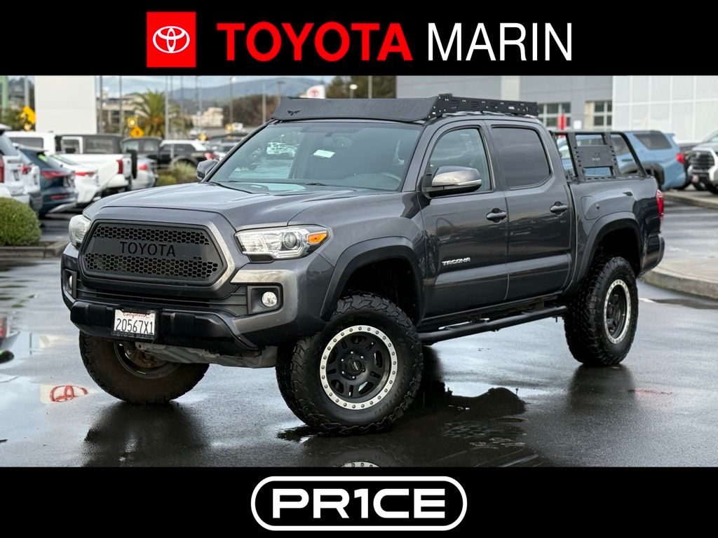 2016 Toyota Tacoma SR5's photo
