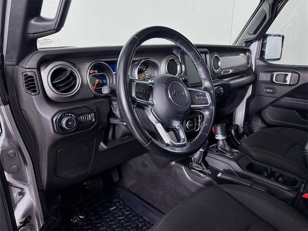 2020 Jeep Wrangler Unlimited Sahara photo 4