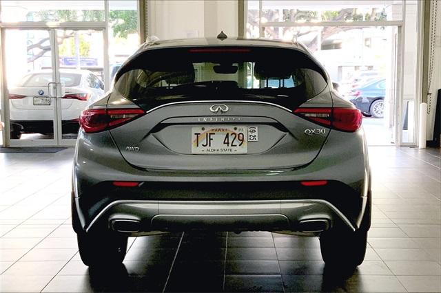 2018 Infiniti QX30 Premium photo 4