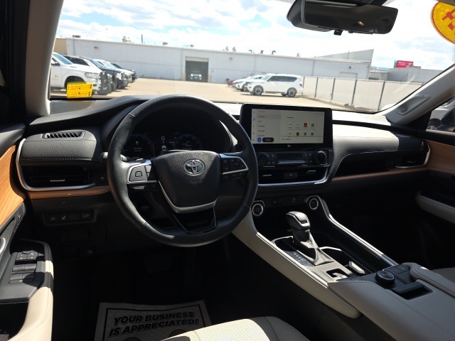 2024 Toyota Grand Highlander Platinum photo 18