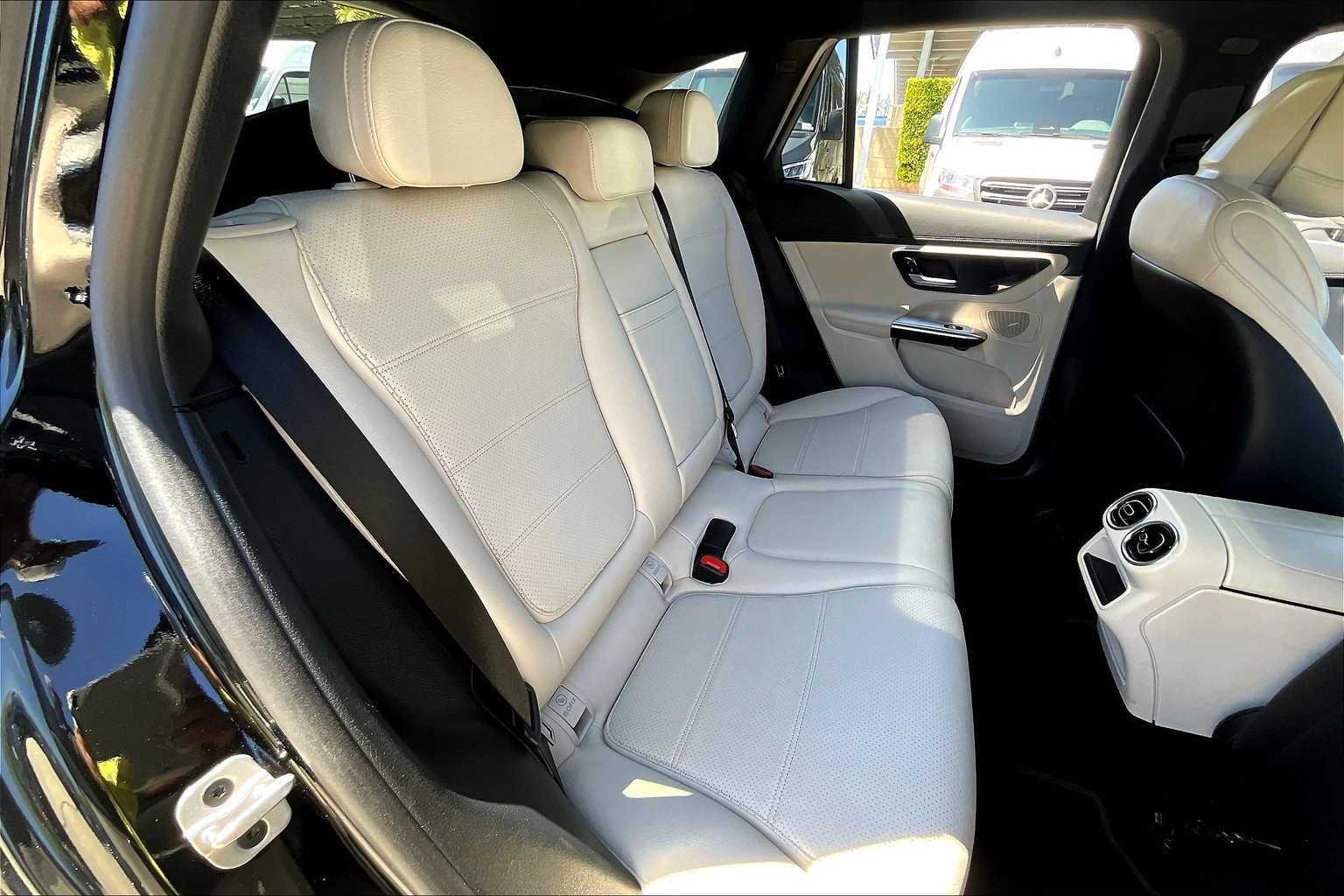 2024 Mercedes Benz GLC 300 4MATIC photo 18