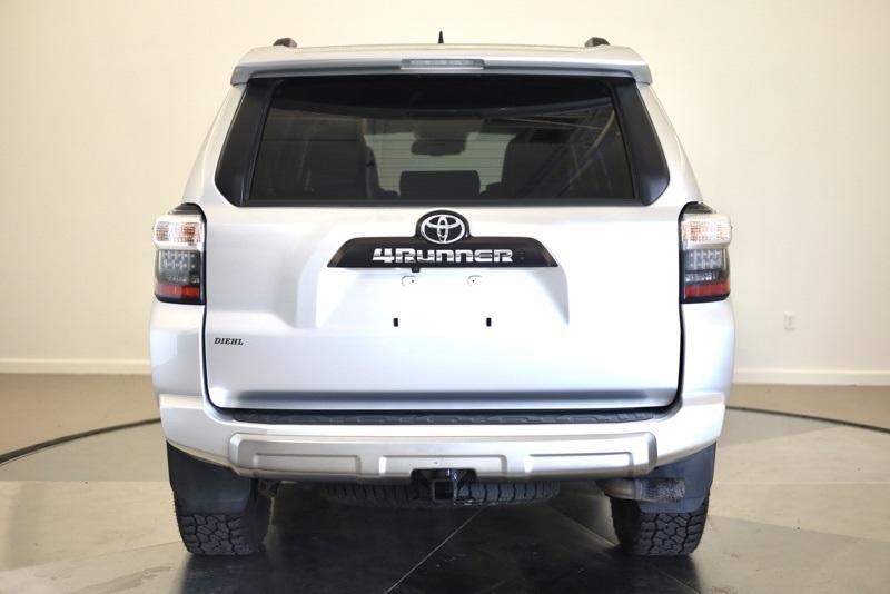 2022 Toyota 4Runner TRD Off-Road Premium Sport photo 2