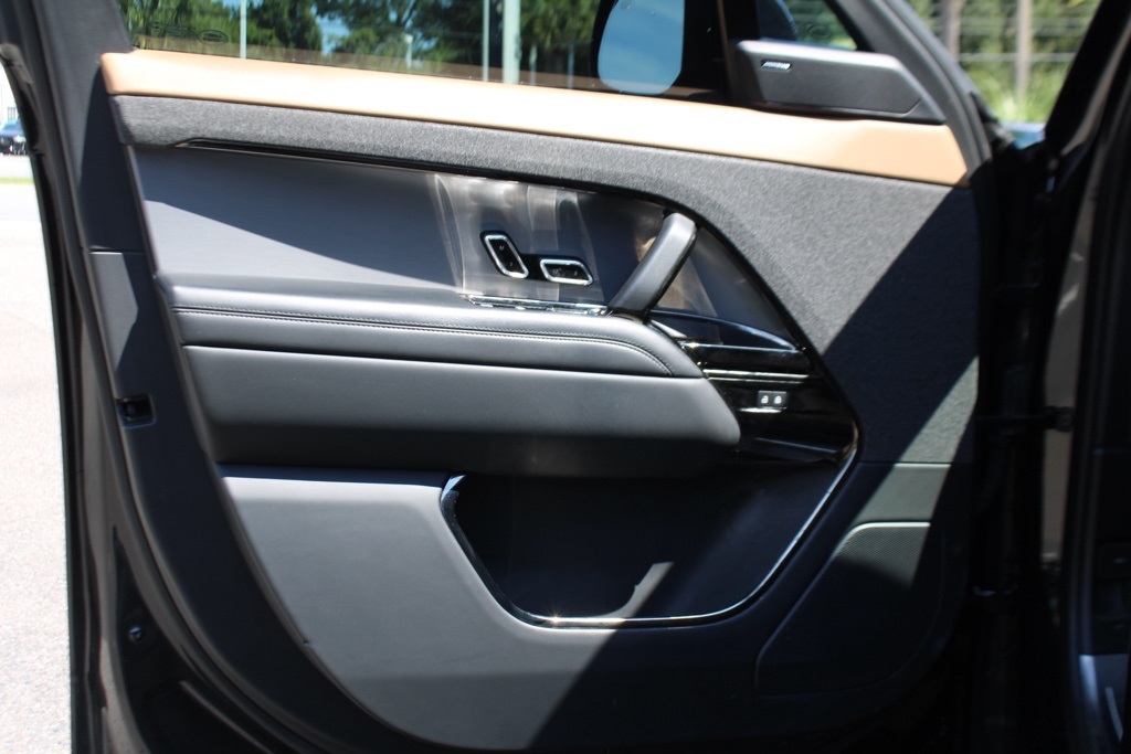 2023 Land Rover Range Rover Sport SE photo 10