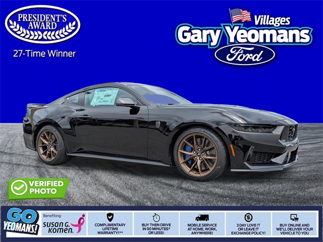 2025 Ford Mustang Dark Horse's photo