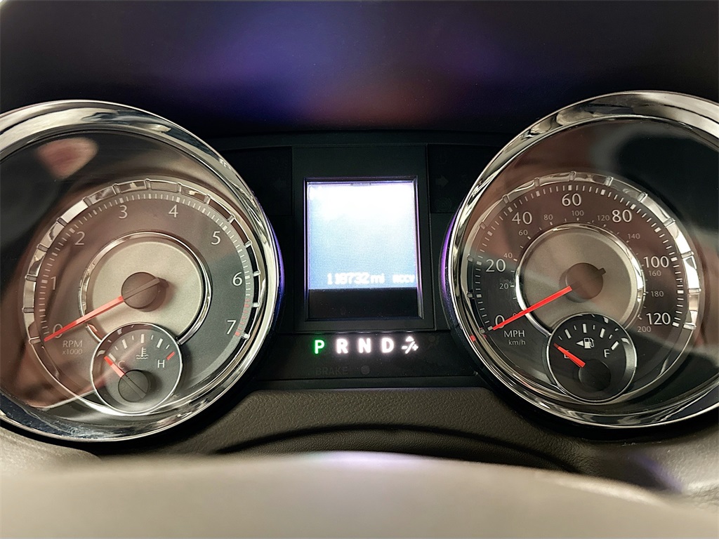 2013 Chrysler Town & Country Touring photo 22