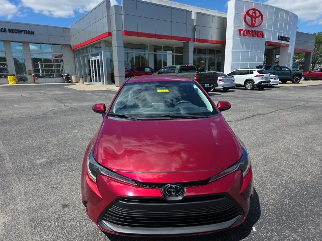 Used 2024 Toyota Corolla LE with VIN 5YFB4MDE6RP100021 for sale in Northfield, Minnesota
