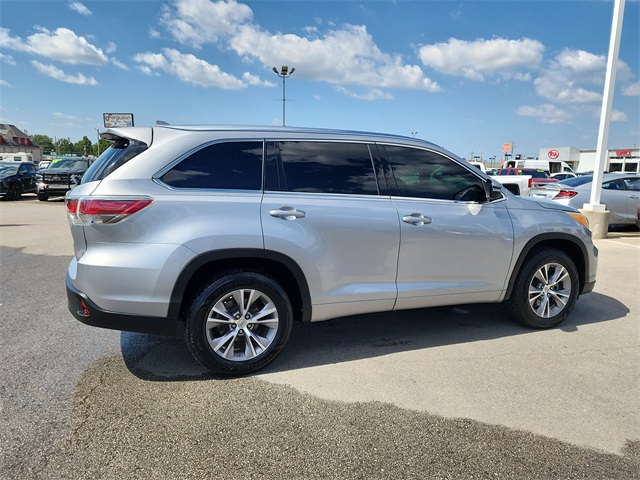 2014 Toyota Highlander XLE Sport photo 2