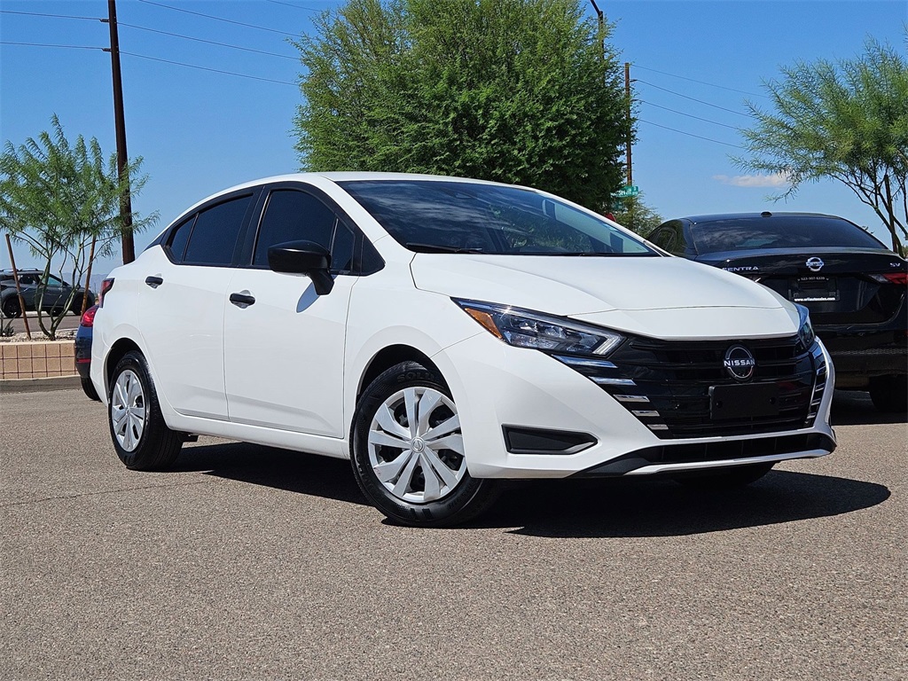 2025 Nissan Versa 1.6 S photo 2