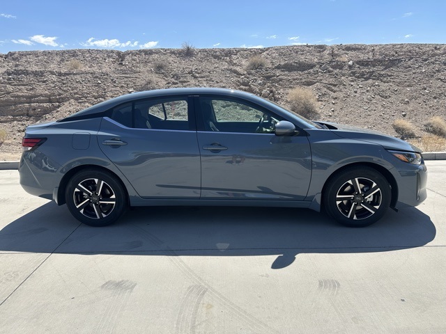 2025 Nissan Sentra SV photo 5