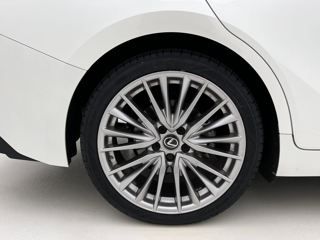 2022 Lexus IS 300 photo 31