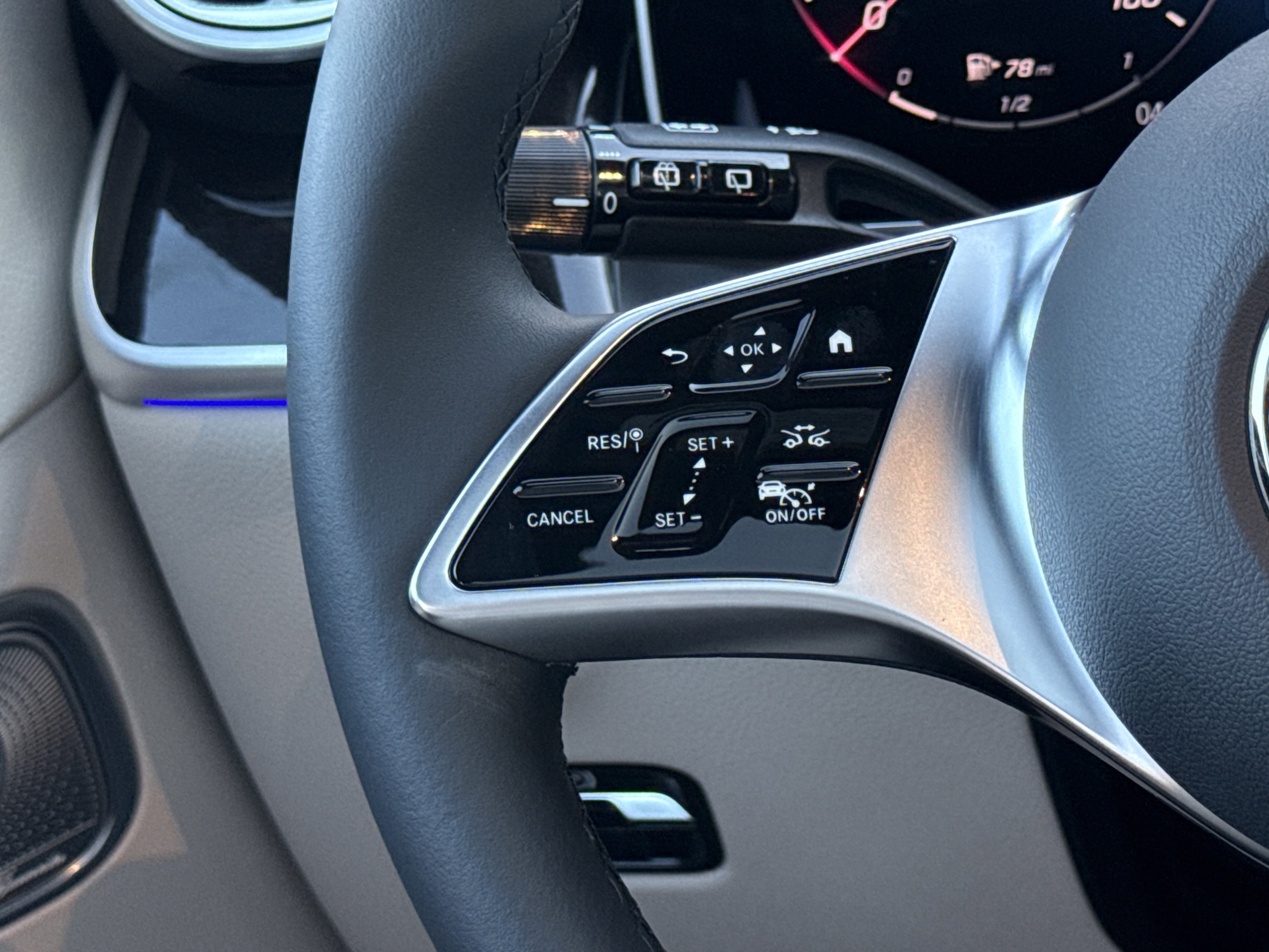 2026 Mercedes Benz GLC 300 photo 3