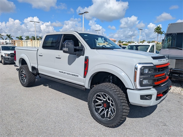 2026 Ford F-250 Lariat photo 2