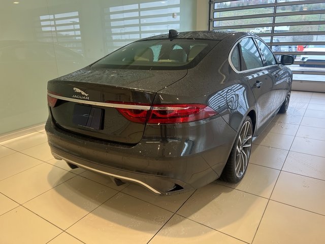 2024 Jaguar XF R-Dynamic SE photo 5